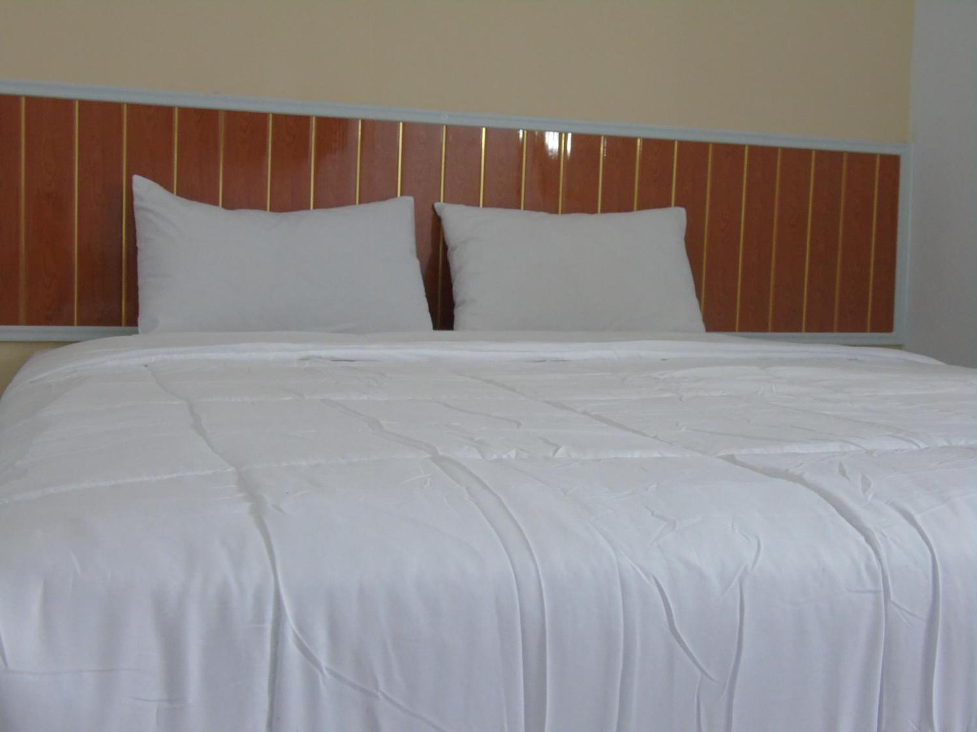 Hotel Permata Zamrud チルボン 部屋 写真